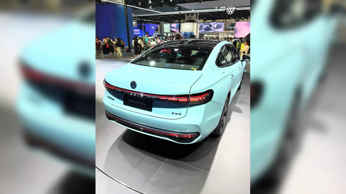 Volkswagen Passat Pro Arkadan Görünüm