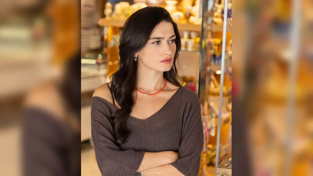 Bahar, Ali’nin geçmişinden gelen ilk aşk olarak hikâyeye giriyor