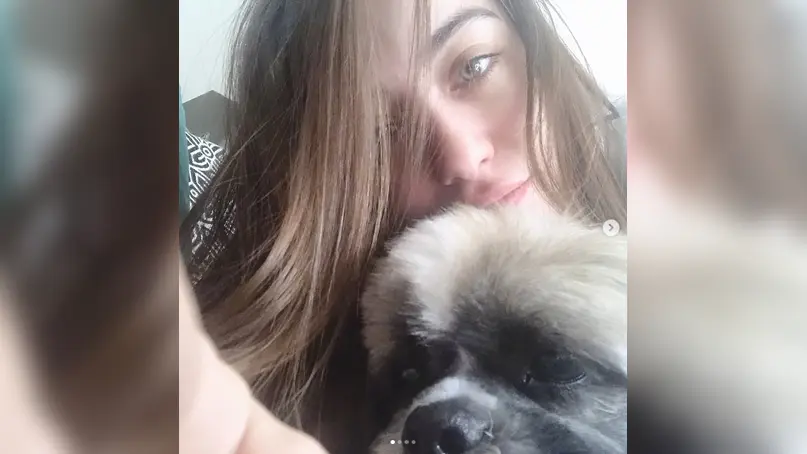 hazal kaya 12 yıllık köpek dostunu kaybetti